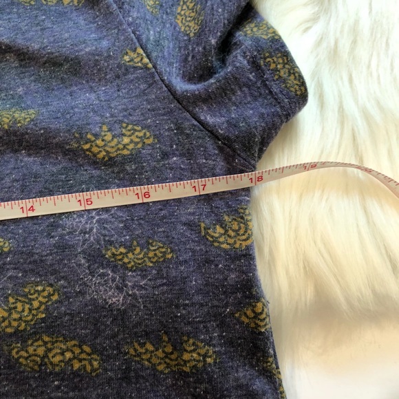 Lularoe Classic Tee top in periwinkle floral M - Picture 4 of 5